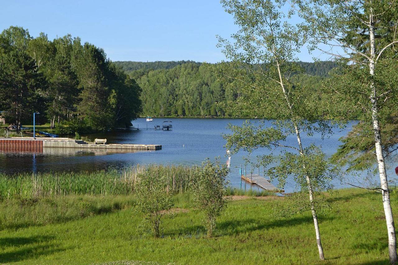 Les 4 Chalets - Le 605 Lac-Saint-Paul Exterior foto